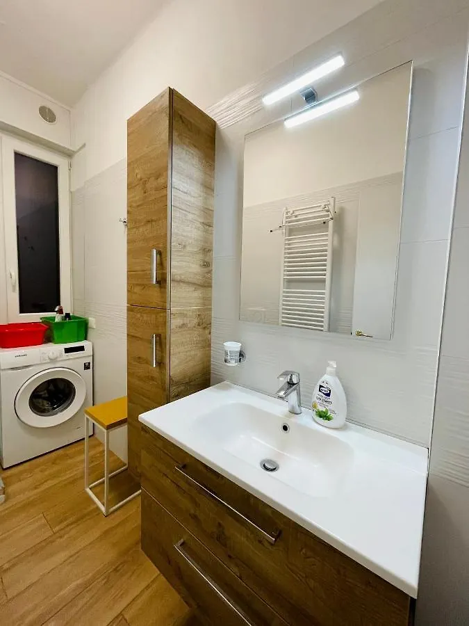 The Castle Door House - Entire 2-Bed Room Apartment Bologna 0*,