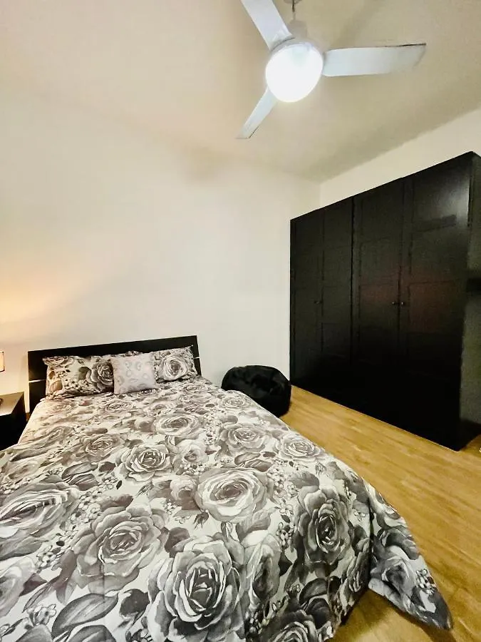 The Castle Door House - Entire 2-Bed Room Apartment Bologna Italia