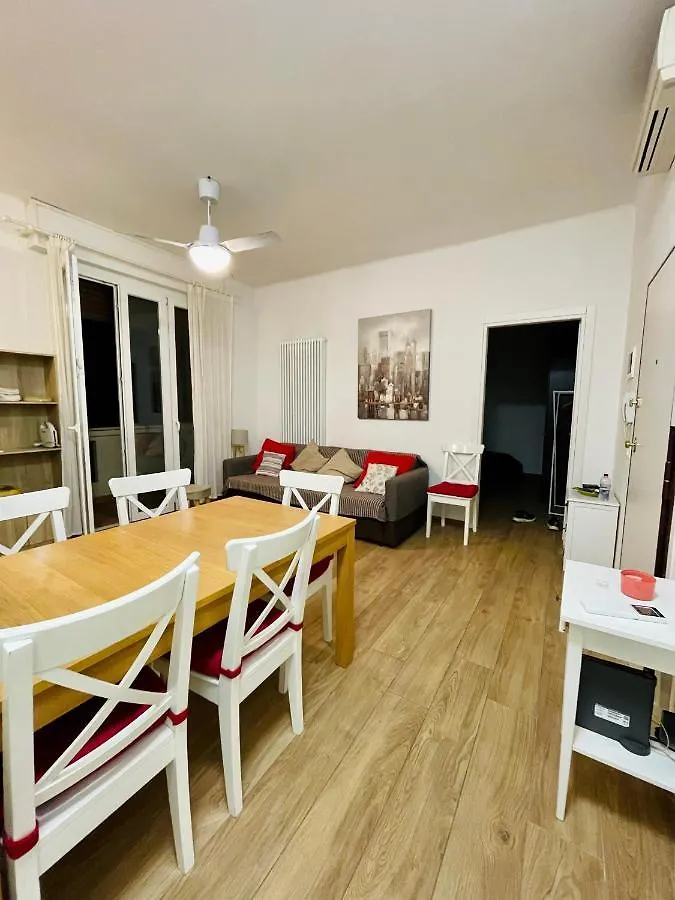 The Castle Door House - Entire 2-Bed Room Apartment Bologna 0*,