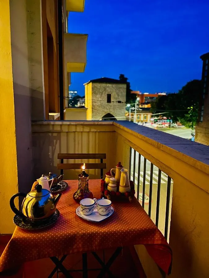 The Castle Door House - Entire 2-Bed Room Apartment Bologna Italia
